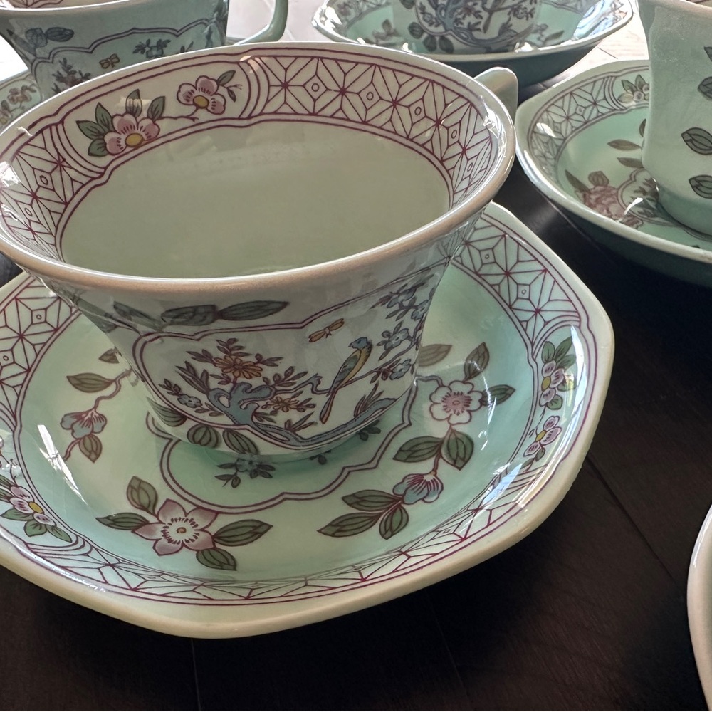 Vintage Adams Calyx Ware Singapore Bird cup & sacuer
